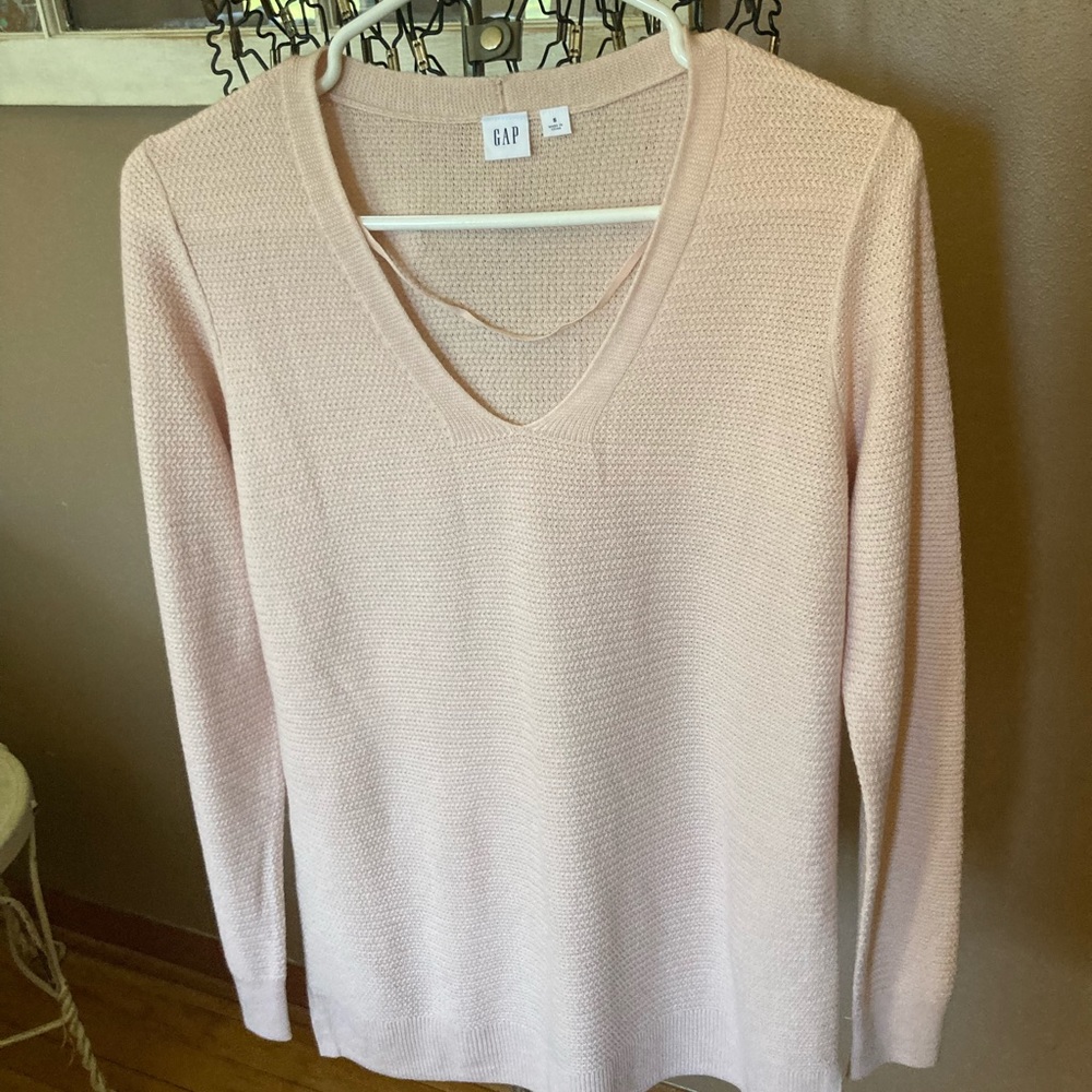 NWOT pale pink v-neck sweater. Size small.